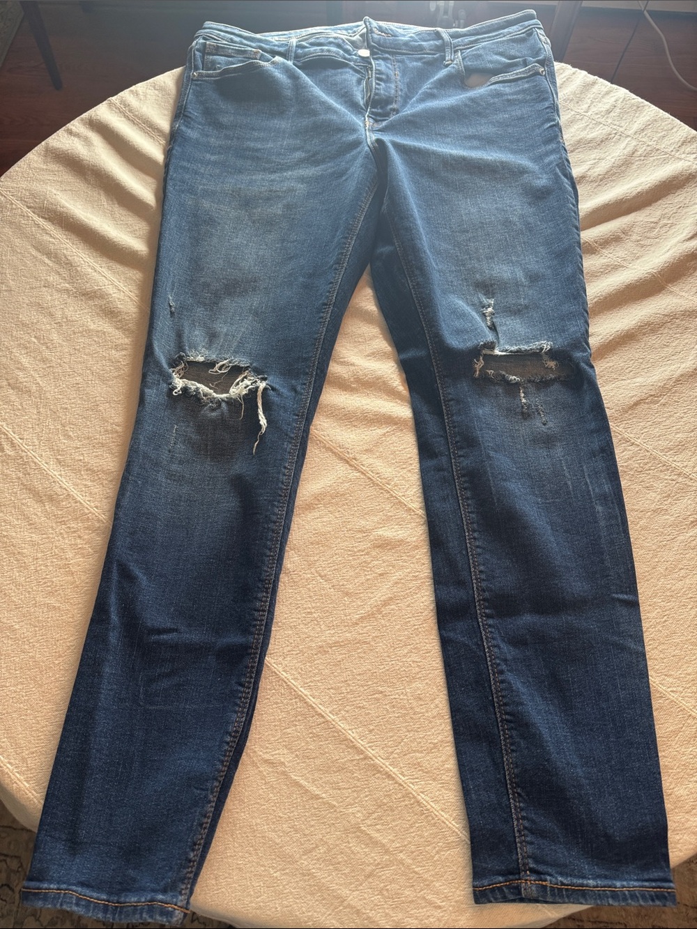 Old Navy Women's Dark Blue Distressed Skinny Jeans